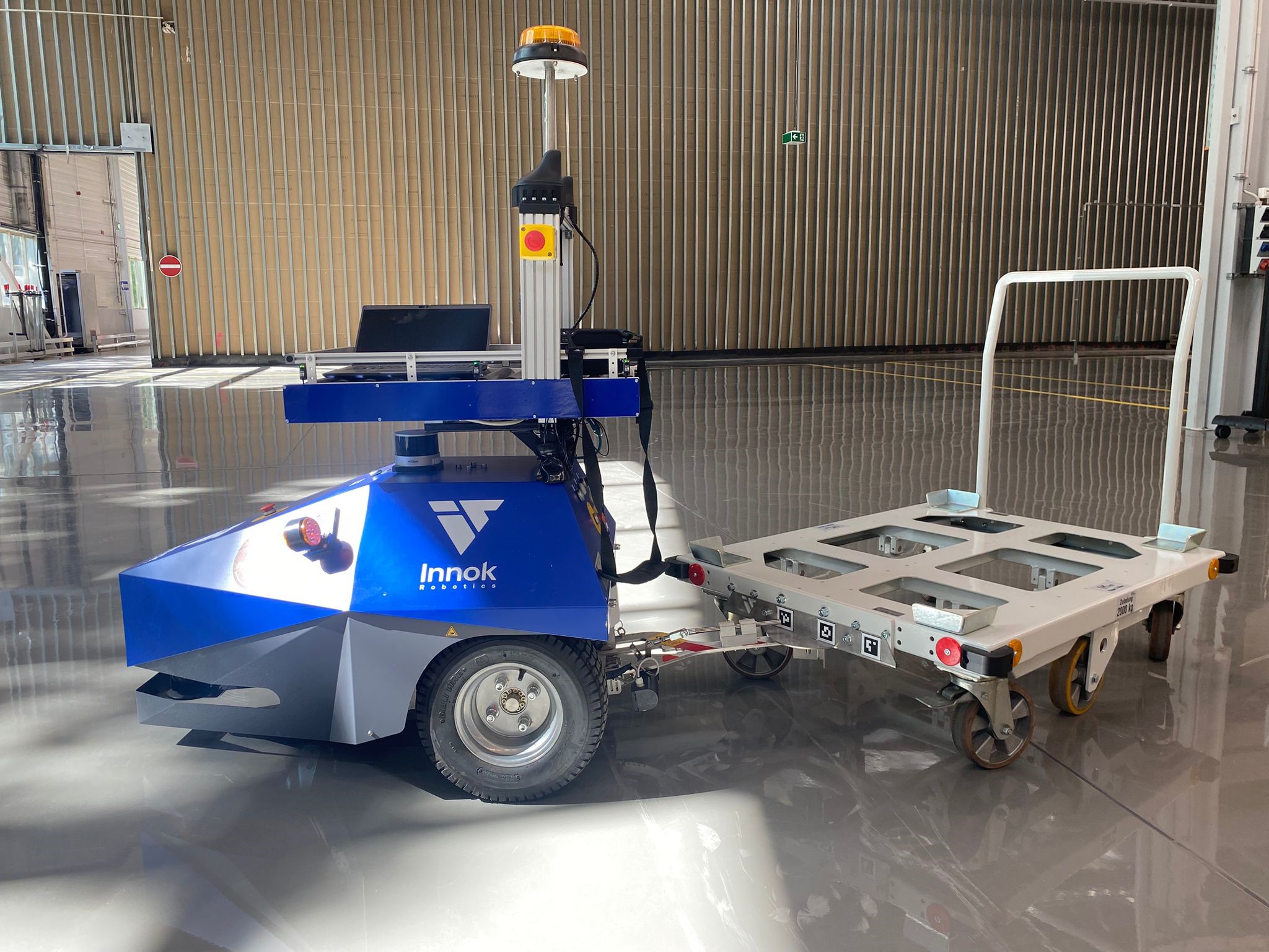 INDUROS mit kundenspezifischem MK-Lietz Partnerwagen