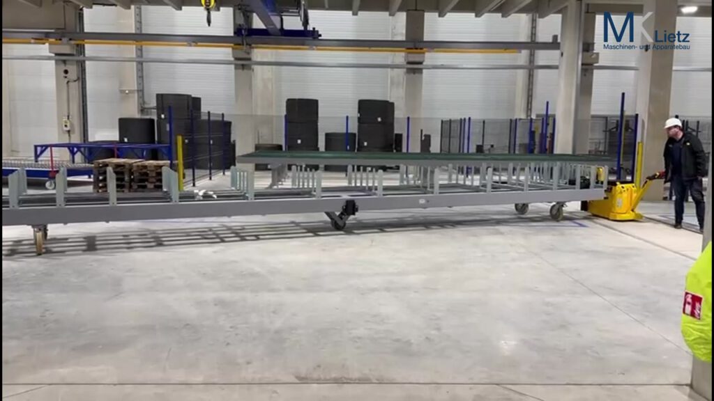 Gesamtansicht des fertigen 10 m Langgut-Transportwagens von MK-Lietz beim Kunden